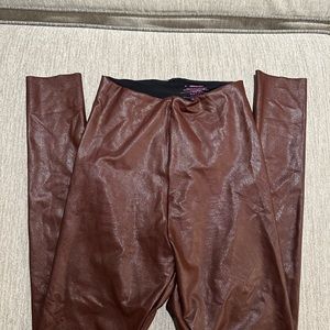NWOT Commando's Faux Leather Leggings - Oxblood M